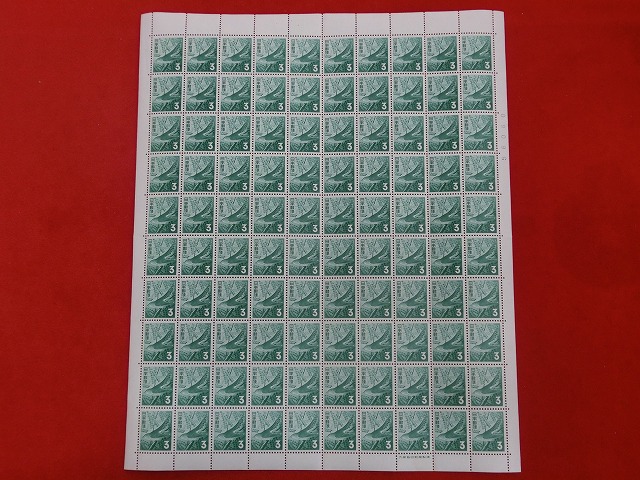 1000010880