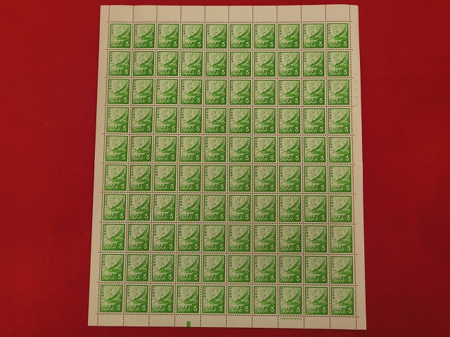 1000010881